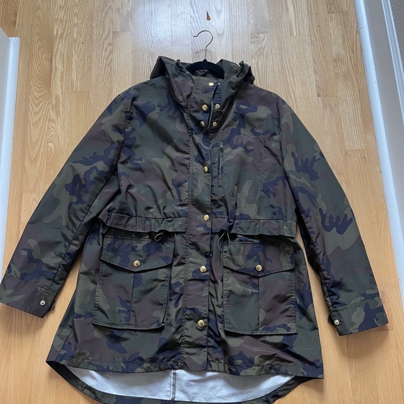 Women’s JCrew Perfect Raincoat in Camo -  Size Medium - Picture 7 of 7